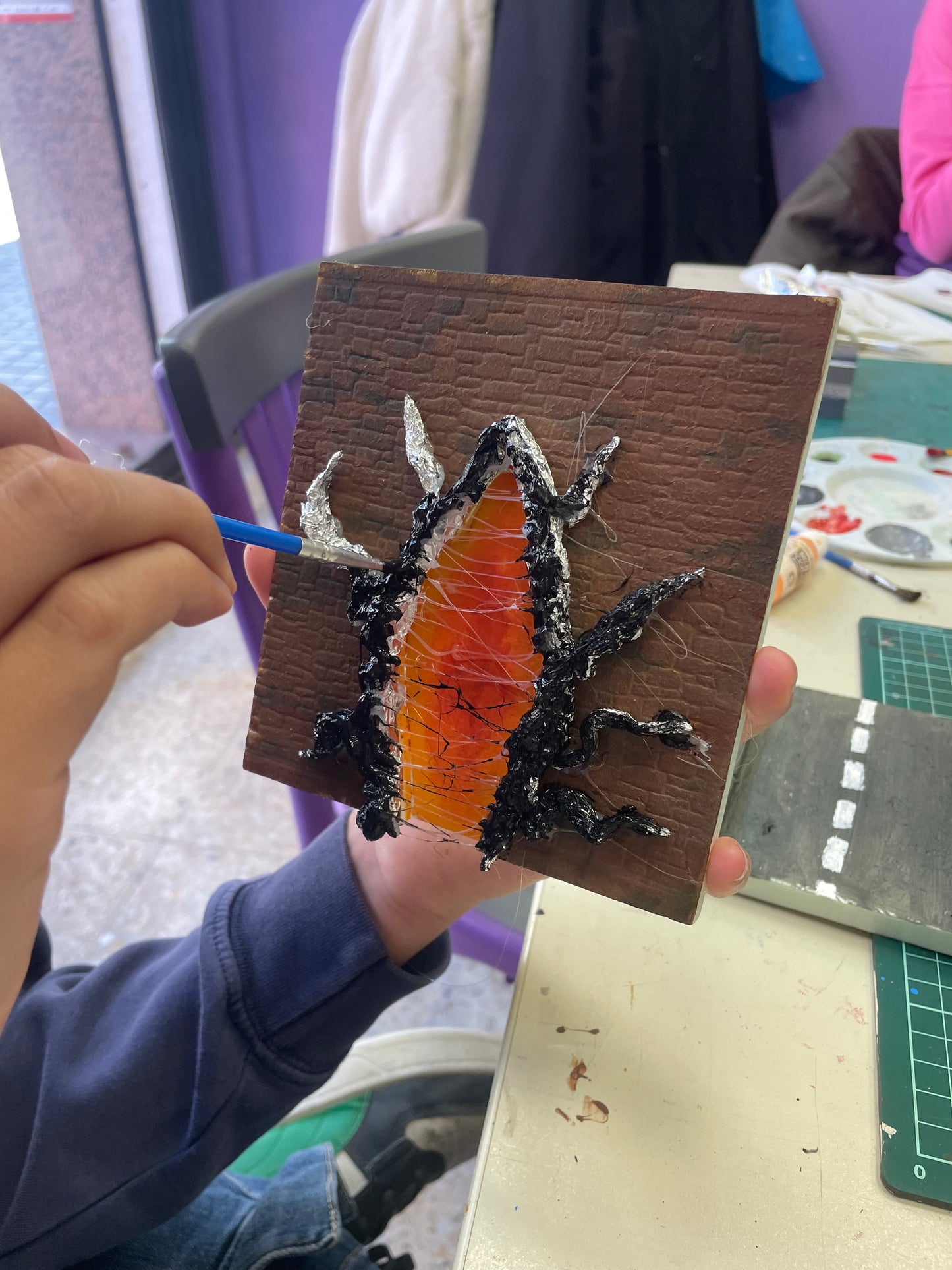 Taller juvenil diorama inspirado en “Stranger things” DOMINGO 6 SEPTIEMBRE