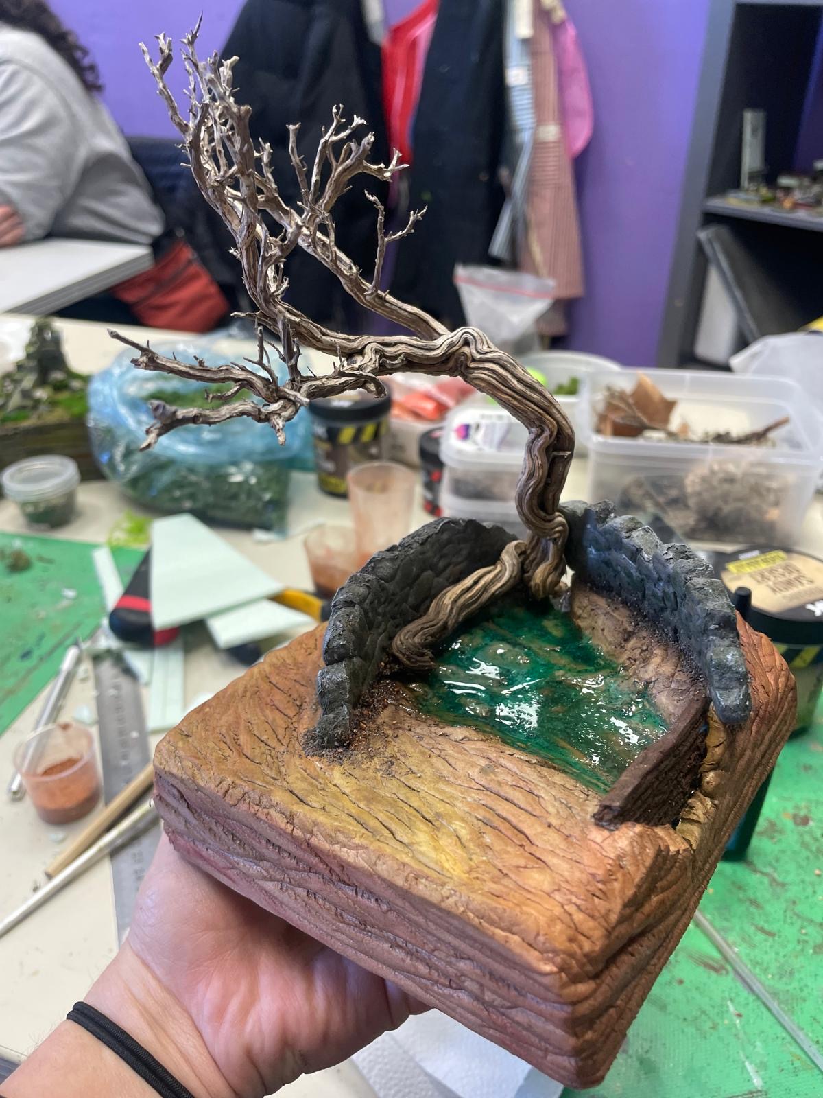 Taller diorama de ruinas cubiertas por naturaleza SÁBADO 30 DE MAYO