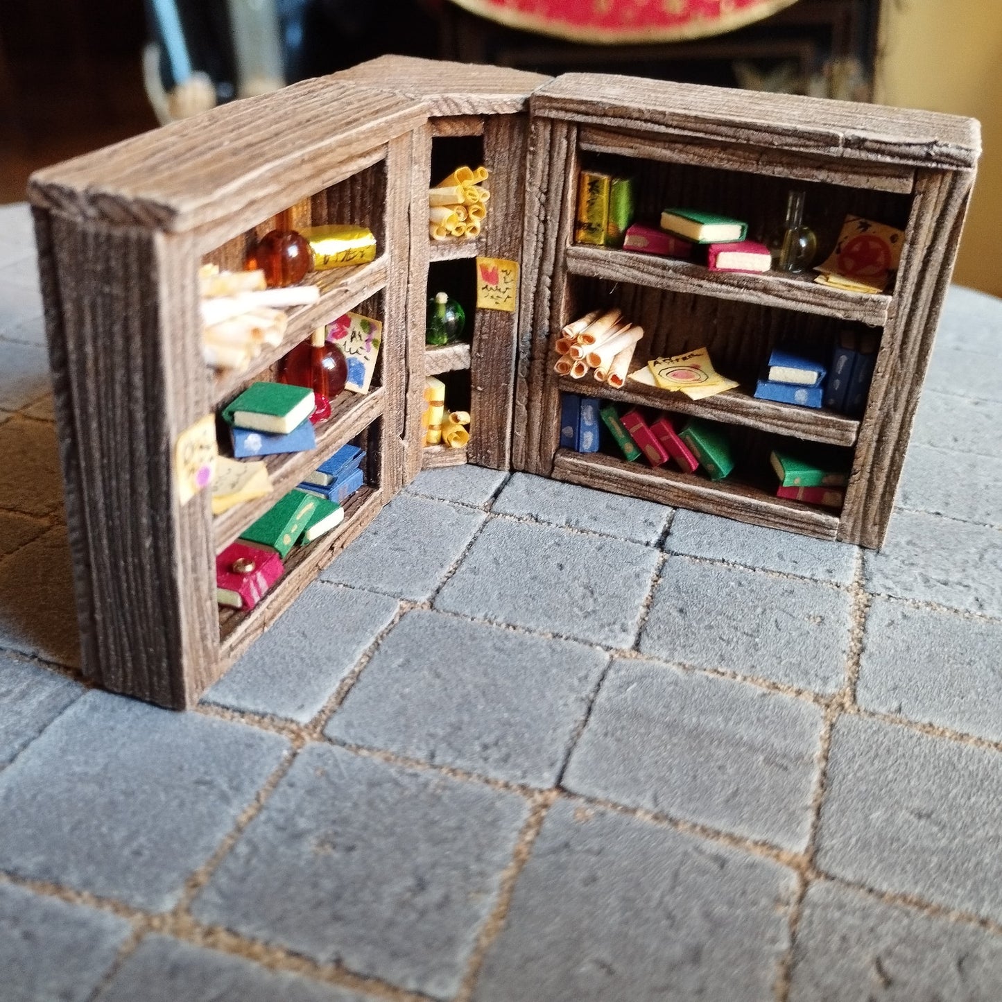 Taller de escenografía para juegos de mesa: librería SÁBADO 13 DE DICIEMBRE