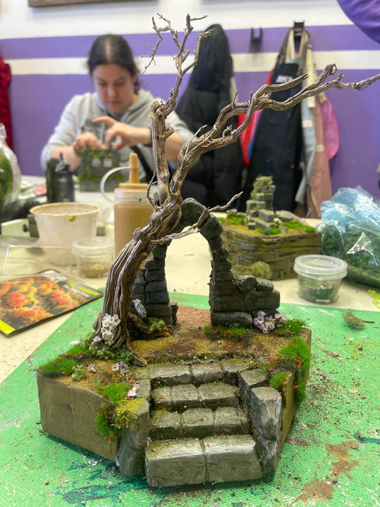 Taller diorama de ruinas cubiertas por naturaleza DOMINGO 12 DE ABRIL