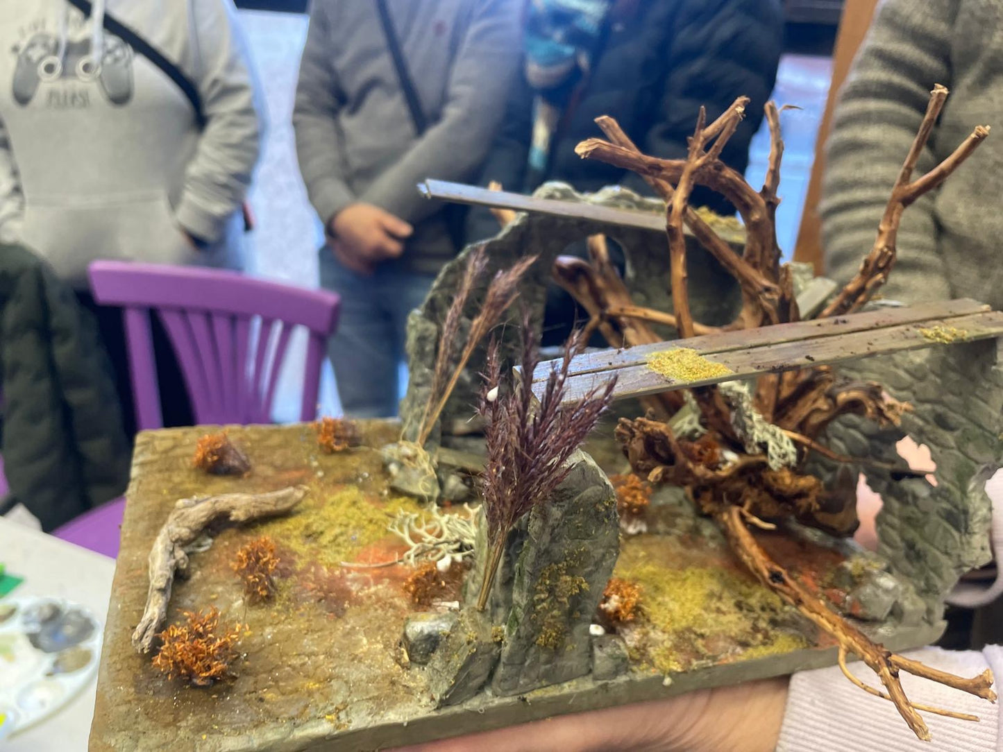 Taller diorama de ruinas cubiertas por naturaleza SÁBADO 30 DE MAYO