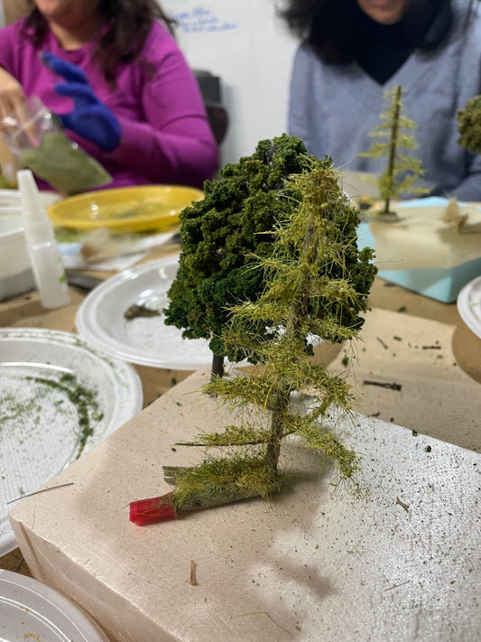 Taller de vegetación y árboles en miniatura