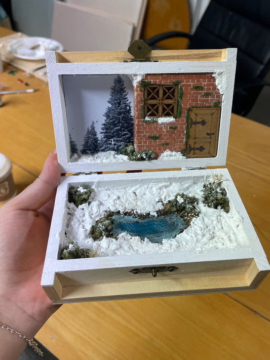 Taller de dioramas en caja de madera