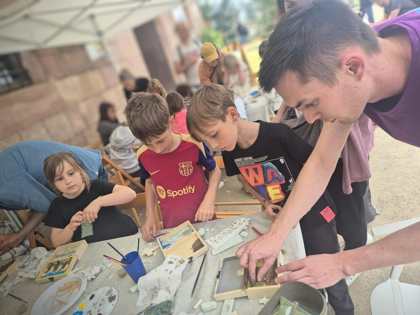 Taller infantil: Crea tu propio diorama en una caja de madera DOMINGO 27 DE JULIO