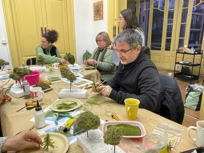 Taller de vegetación y árboles en miniatura